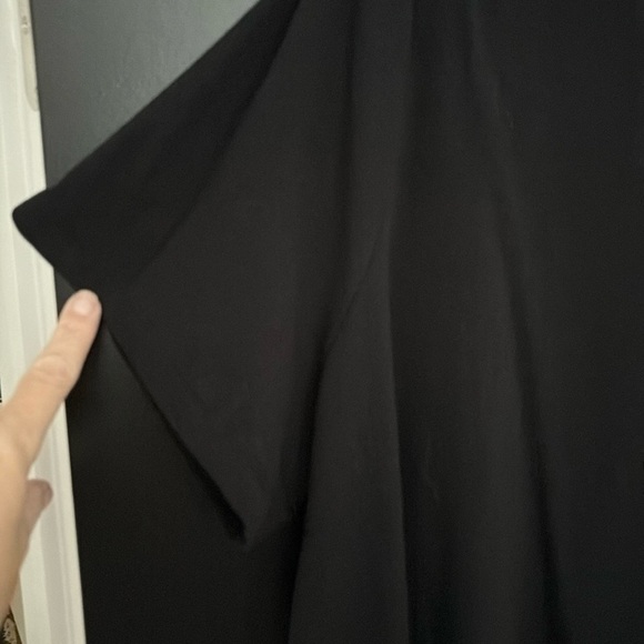 Catherines Black Short Sleeve Split Neck TopSize 1Xp=18/20 p - Picture 2 of 9